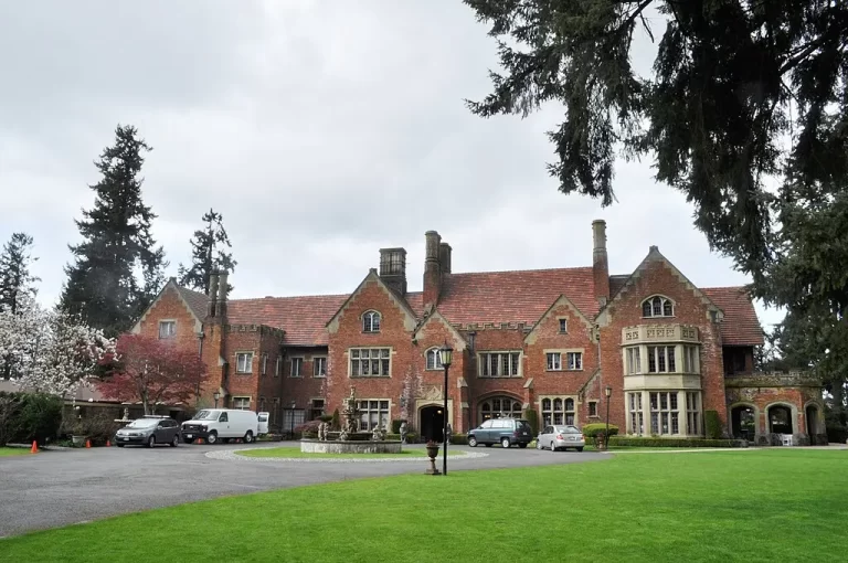 An image of Thornewood Castle in Lakewood, a tudor house.